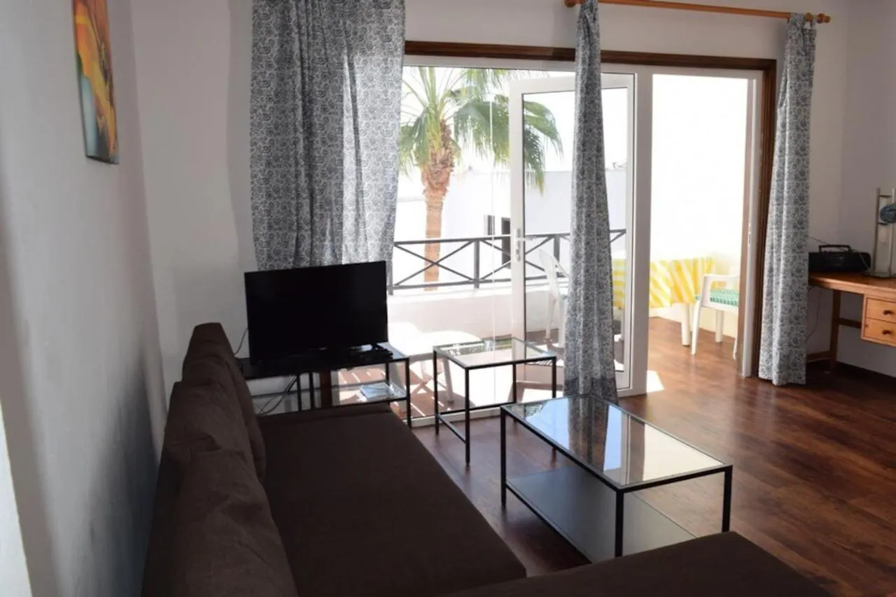 Apartamento Reni Tias